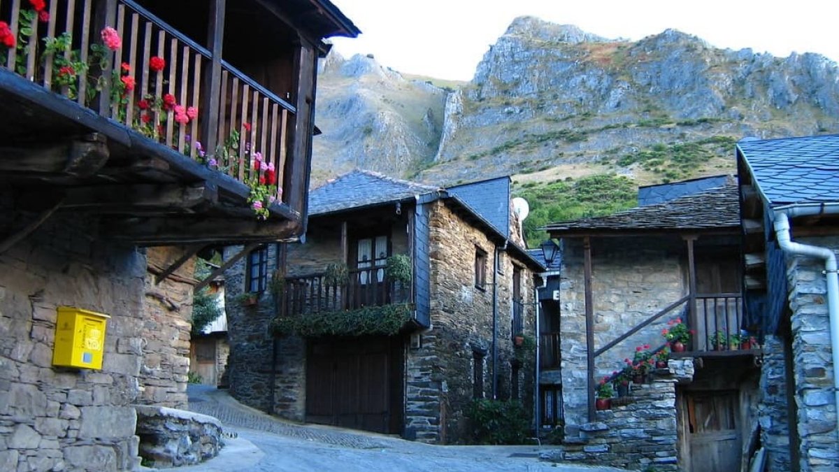 Peñalba de Santiago: el pueblo de moda para visitar en este 2022. Foto: Flickr.