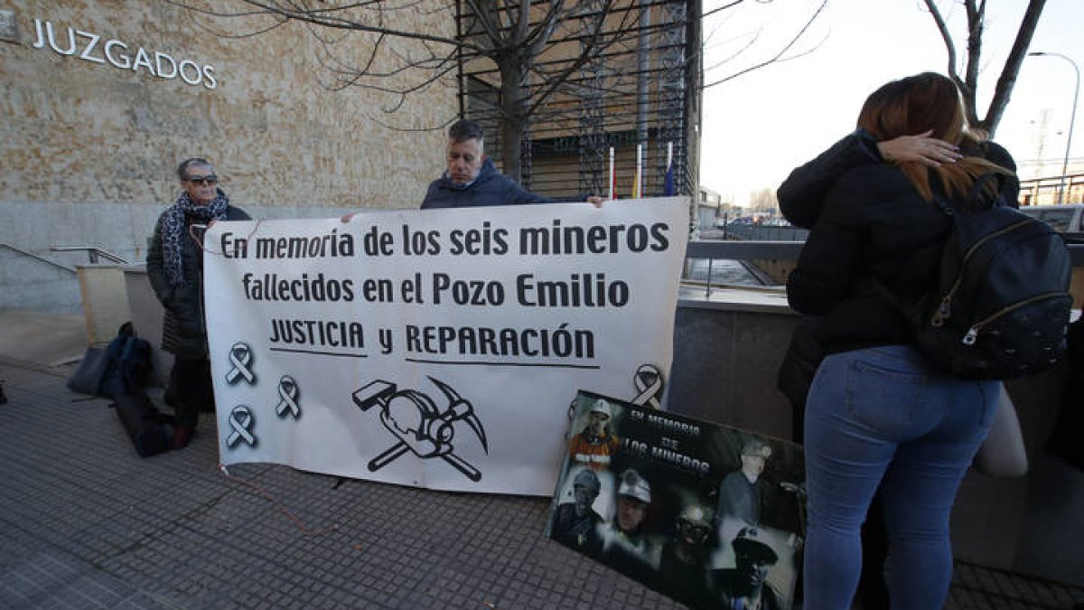 Las familias tienen ya asegurada al menos la indemnización que les reconoce el Ministerio Fiscal. RAMIRO
