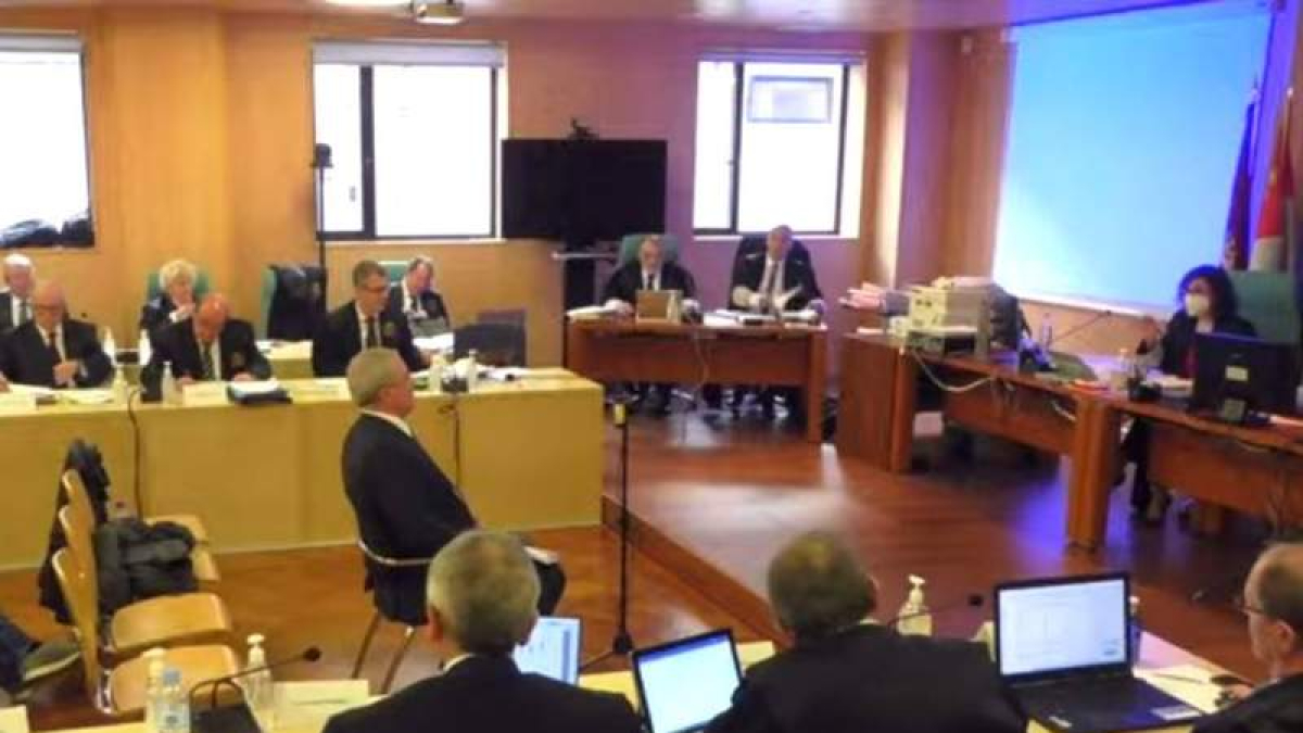 Pedro Riesgo comenzó su declaración ayer por la tarde, y continuará hoy. DL