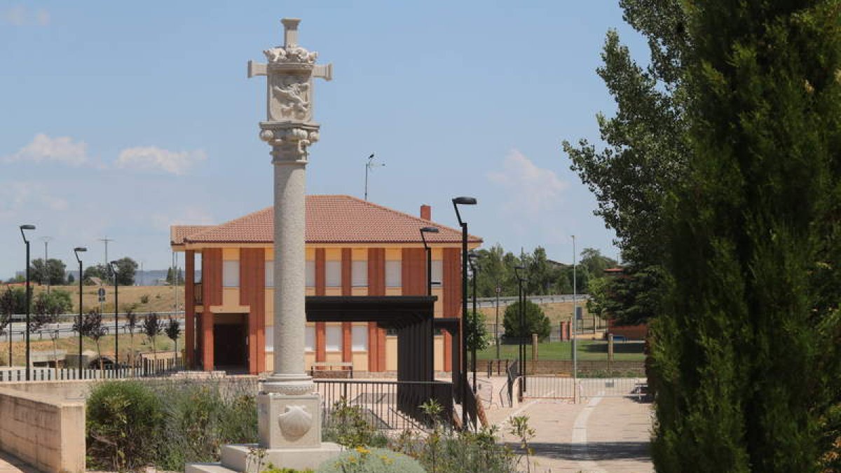 Villadangos del Páramo es uno de los municipios más singulares de León. Lo cruza el Camino de Santiago, que alcanza una dimensión diferente a su paso por la localidad. RAMIRO