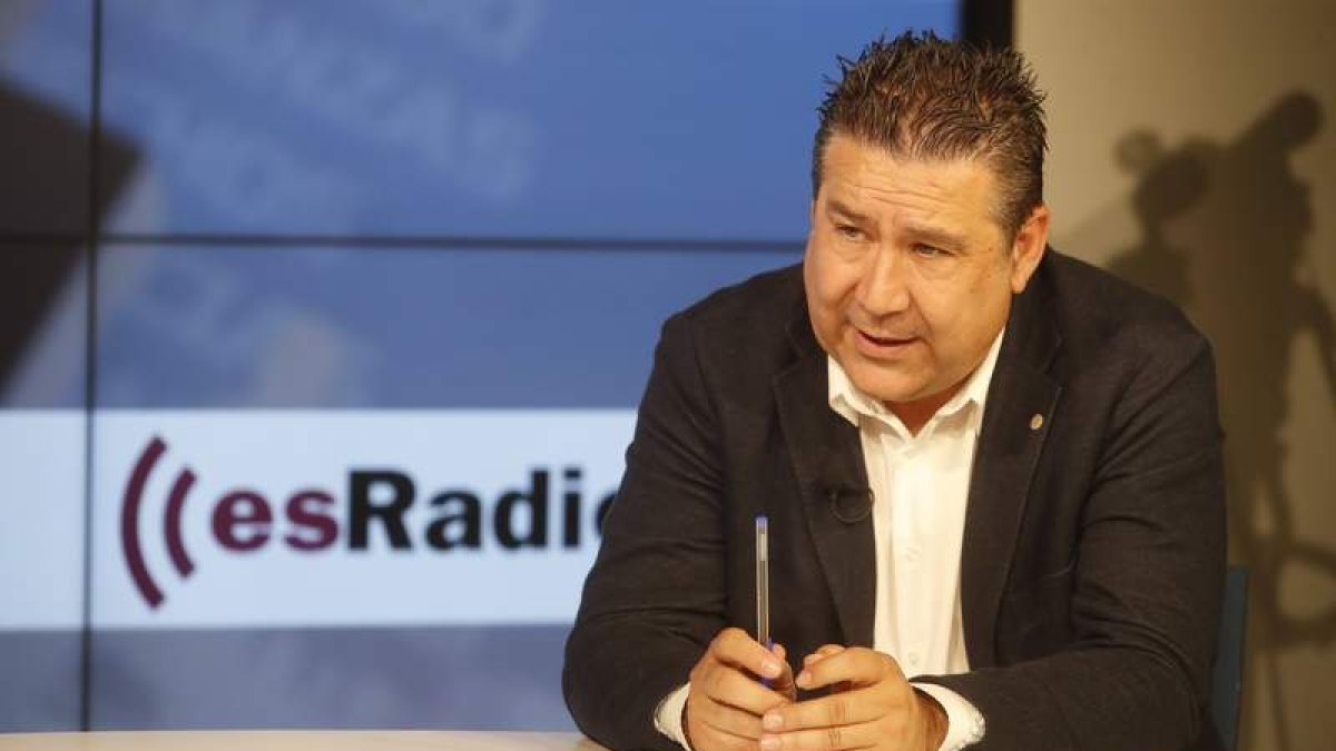 Luis Mariano Santos, en un momento de la tertulia. RAMIRO