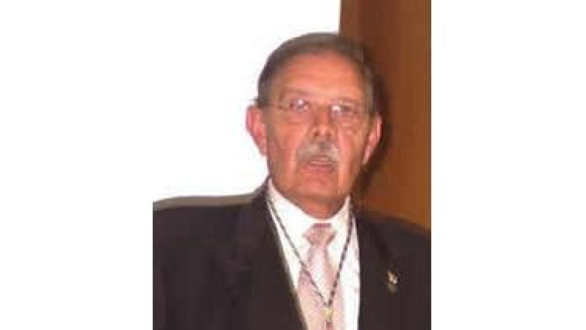 Carlos Sántos Pérez.