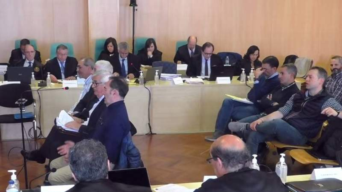 Los cuatro responsables de la Sección de Minas, ayer durante su declaración. DL