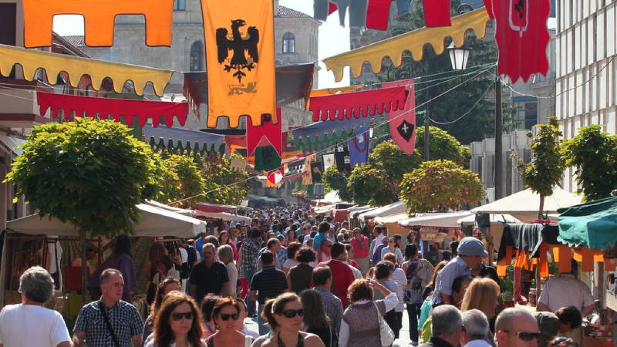 Celebración de la feria durante las fiestas de San Froilán. S. PÉREZ