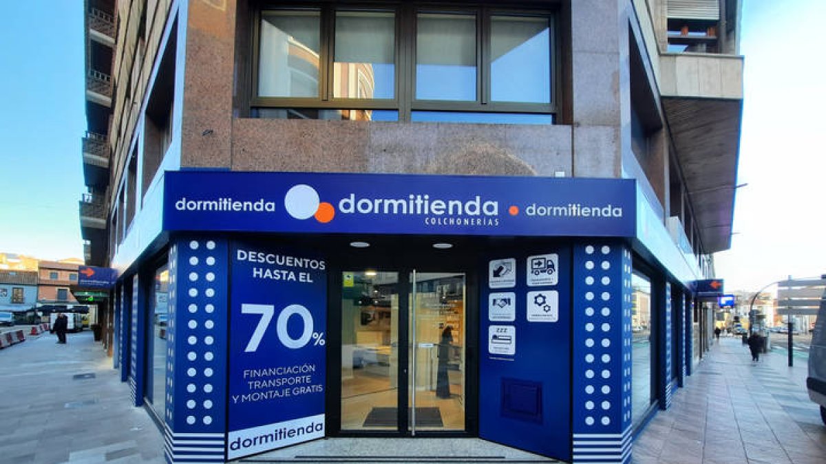 Dormitienda acaba de inaugurar sus instalaciones en la avenida Independencia 5 de la capital leonesa. DL