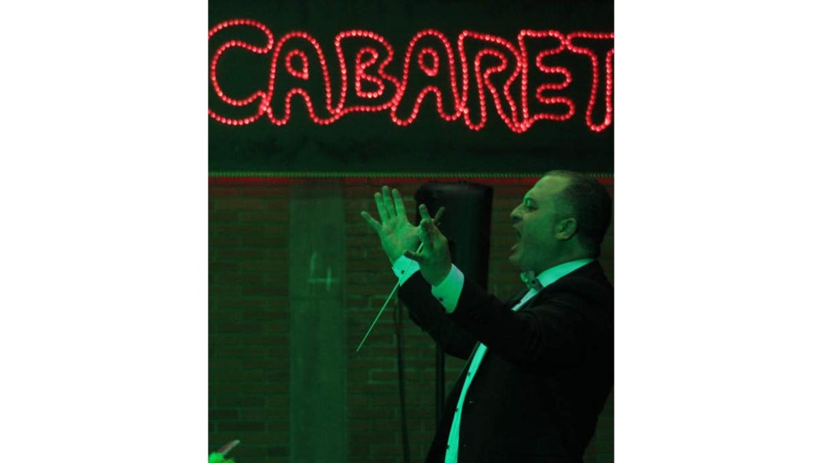 Una de las actuaciones, con la obra ‘Cabaret del Órbigo’. DL
