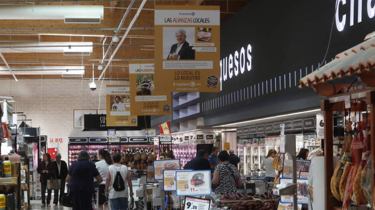 La campaña de las Alianzas Locales se mantendrá hasta el próximo 31 de agosto en el Hipermercado E.Leclerc León, en su tienda express de la avenida Álvaro López Nuñez y en la gasolinera de la avenida Antibióticos.