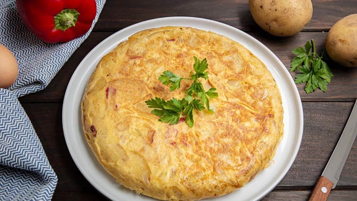 Cómo hacer tortilla de patata como la de tu abuela: ¿Con o sin cebolla?