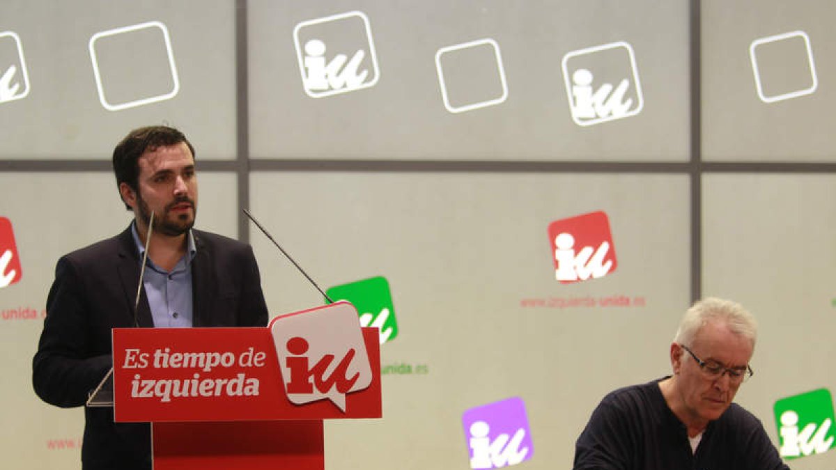 Garzón, en presencia del coordinador federal, Lara.
