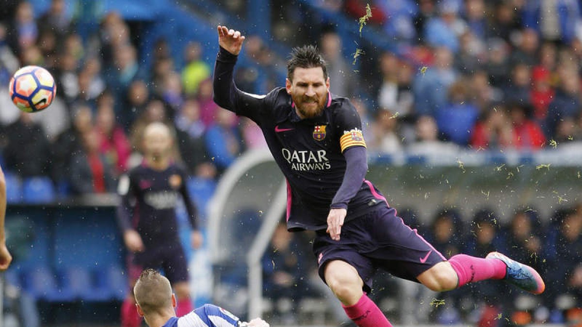 Messi no puede resolverlo todo y ante el Deportivo fue incapaz de obrar la remontada. LAVANDEIRA JR
