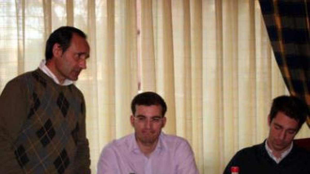 El hermano González junto a Juan y Víctor.