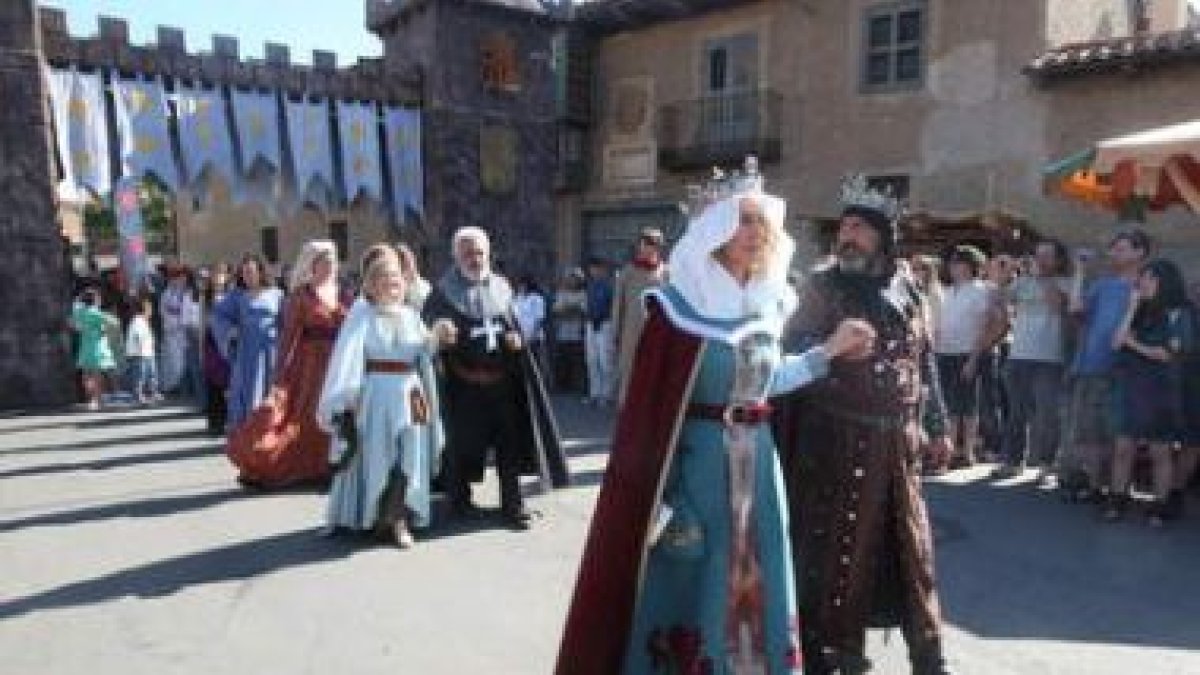 Un peregrino a Santiago de Compostela participó en el desfile real a lomos de un camello.