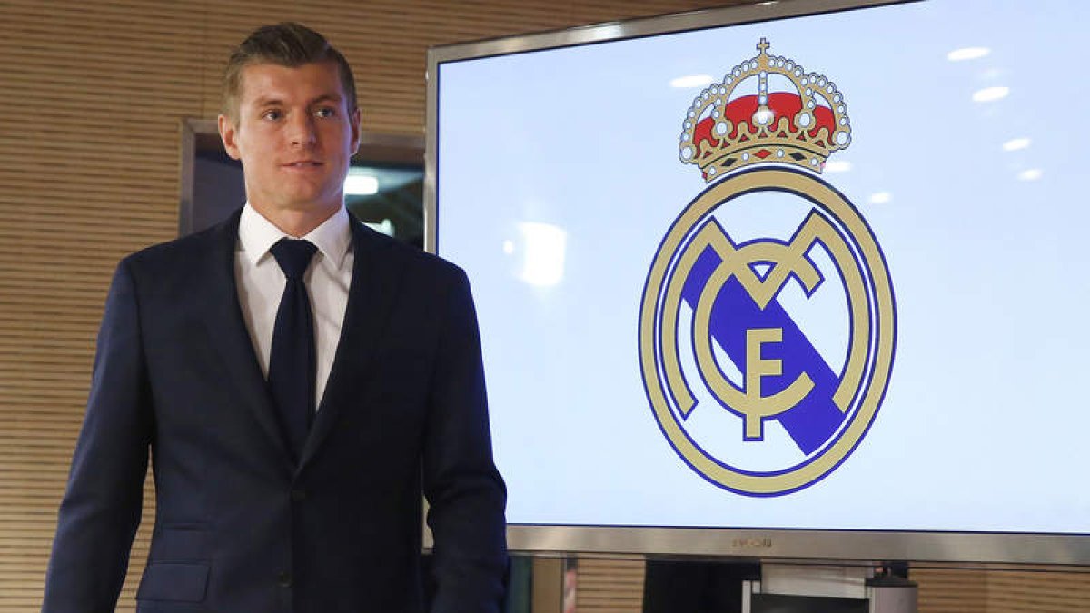 Toni Kroos, tras firmar su renovación con el Real Madrid hasta 2022. MARISCAL