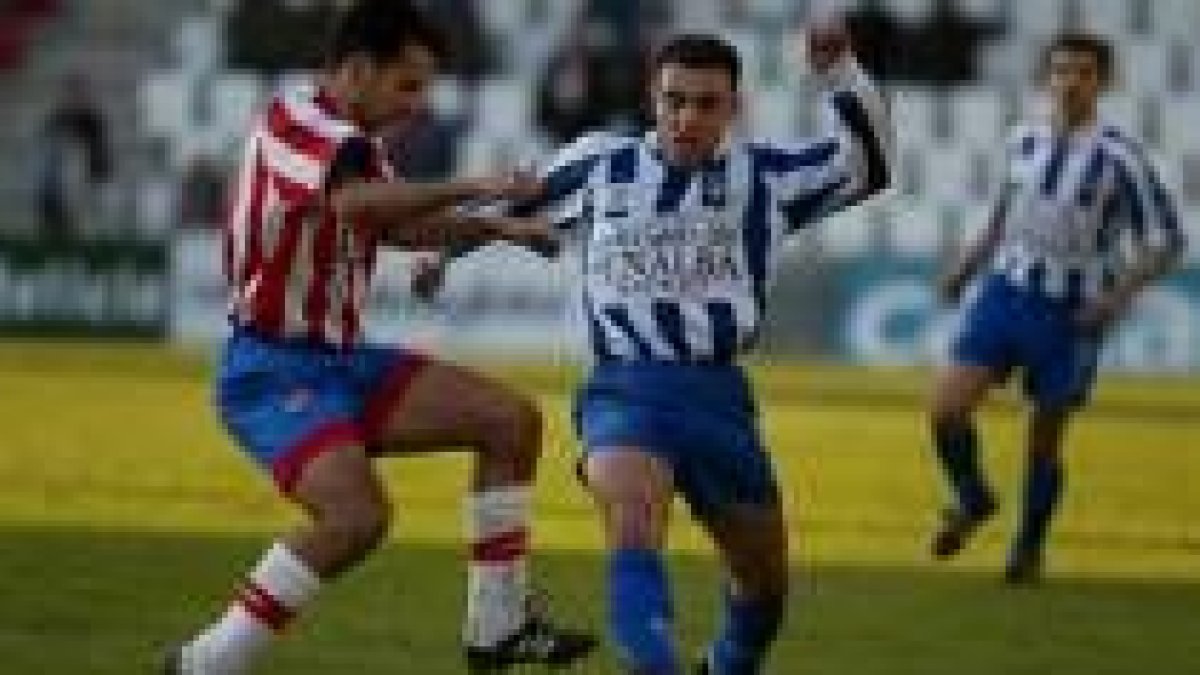 Davinchi volverá a estar a disposición de Tomé después de cumplir su partido de sanción en Zaragoza