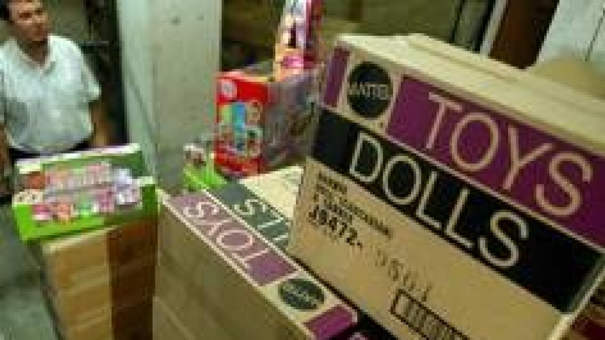 Paquetes de Mattel con los juguetes para ser devueltos a la fábrica