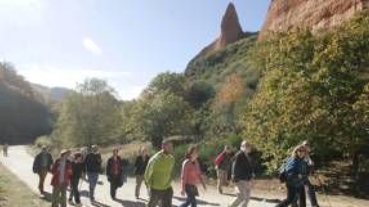 El número de visitas a Las Médulas prácticamente se duplicó el pasado año con respecto al anterior