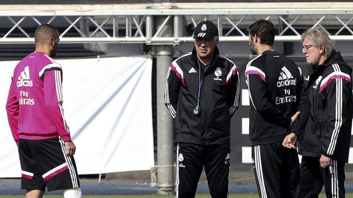 Benzema volvió ayer a los entrenamientos