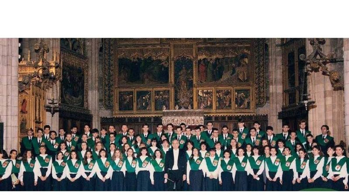 El Coro de la Universidad de León, en un concierto. DL
