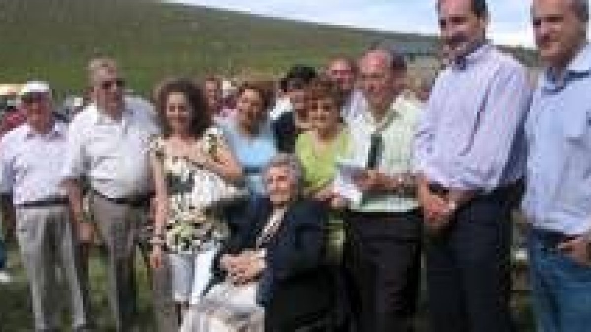 Manuela Rodríguez, de Vega de Yeres, es la más veterana de La Cabrera