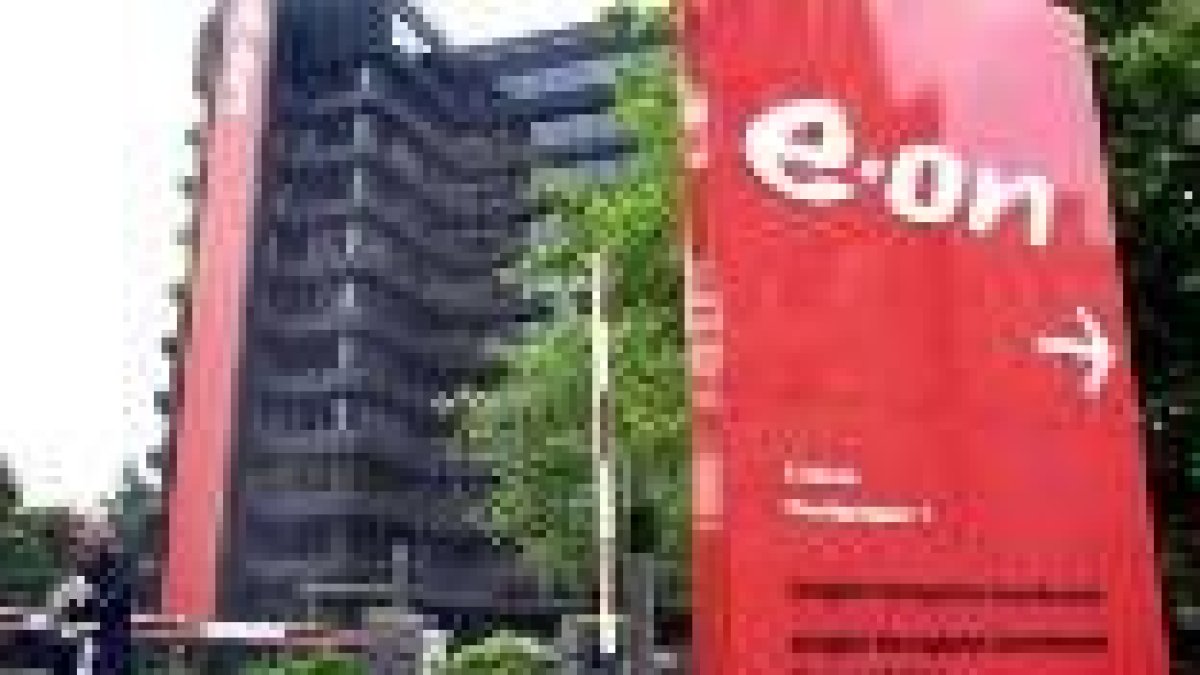Fachada de la sede de la empresa que E.On tienen en Fráncfort, Alemania