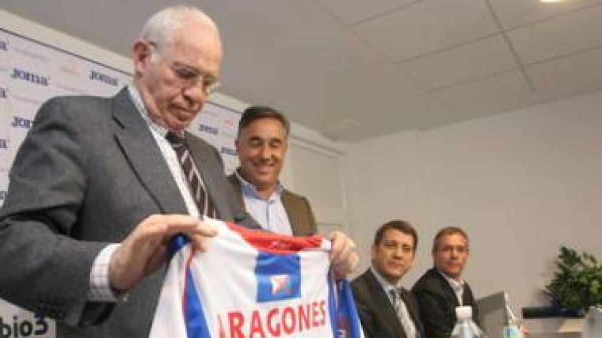 Cascallana y Aragonés observaron las habilidades técnicas de algunos de los niños que participarán e