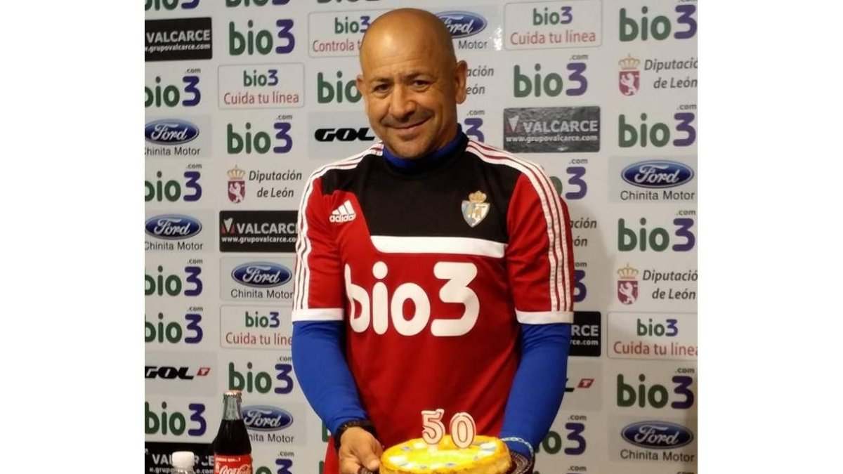 Claudio apagó ayer las velas después de cumplir el jueves 50 años.