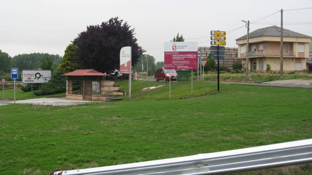 El Cereixón, en los acceso a la N-VI de Carracedelo.