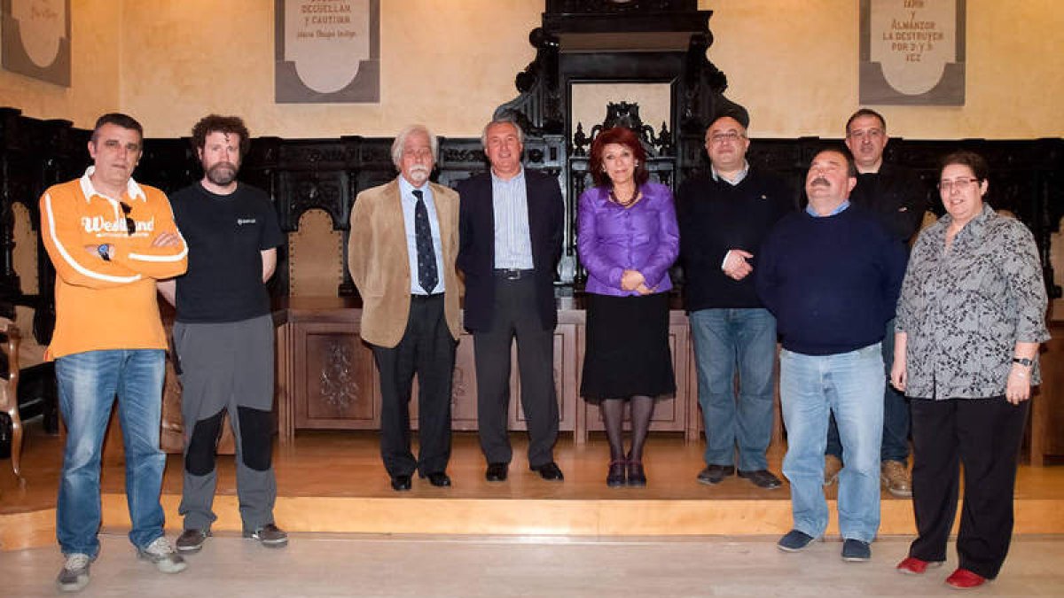 Los miembros de la comisión organizadora, en la reunión mantenida ayer.