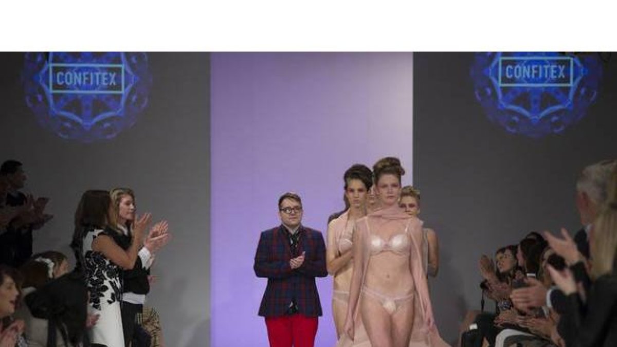 La empresa Confitex, especializada en el diseño de la ropa interior para gente con problemas de vejiga, durante la pasarela de la Semana de la Moda de Nueva Zelanda.