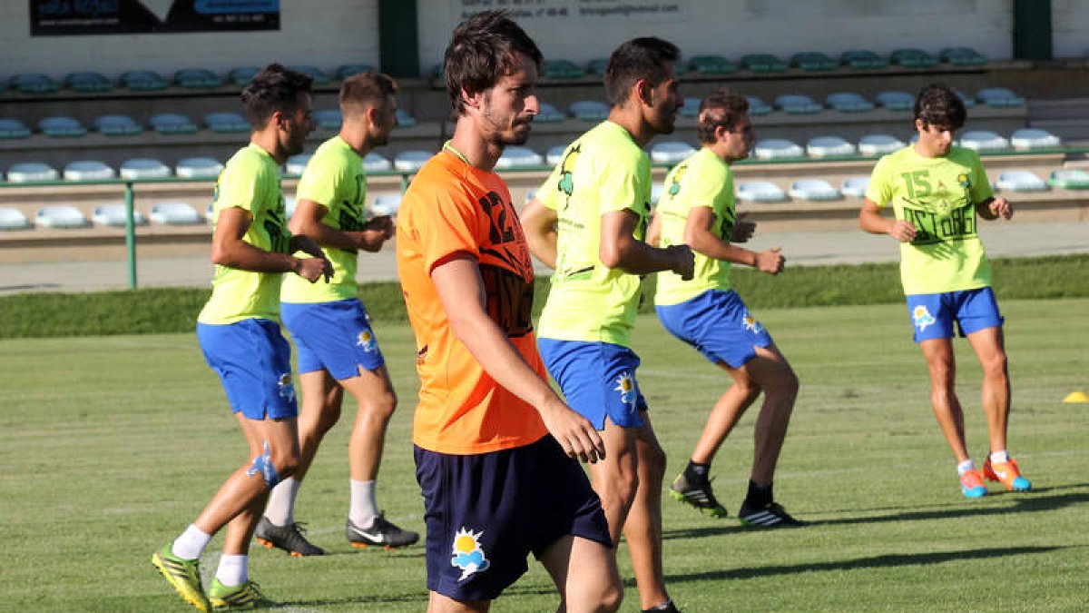 Álvaro debuta mañana en Liga con el Astorga.