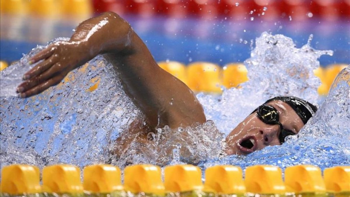 Mireia Belmonte, en pleno esfuerzo en la prueba del 800 libre