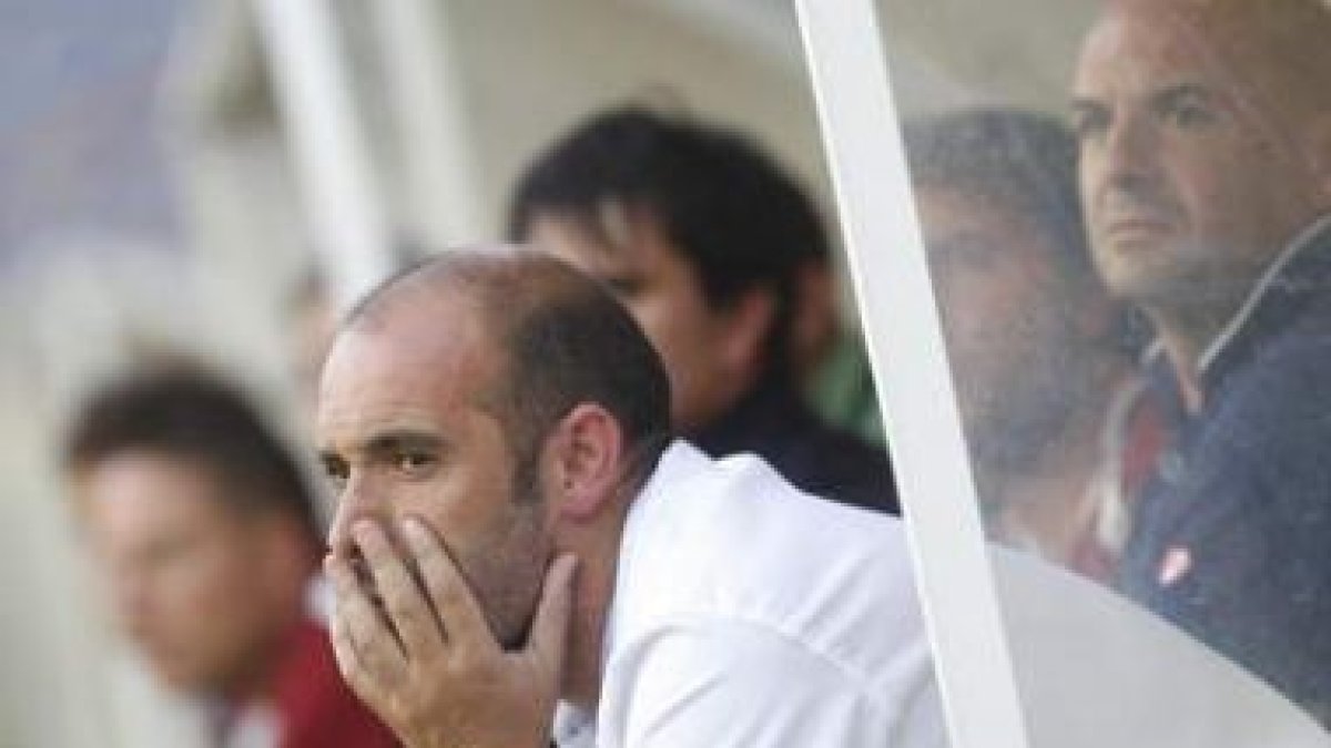 Alberto Monteagudo podría introducir cambios en el once titular que mañana presente frente al Zamora