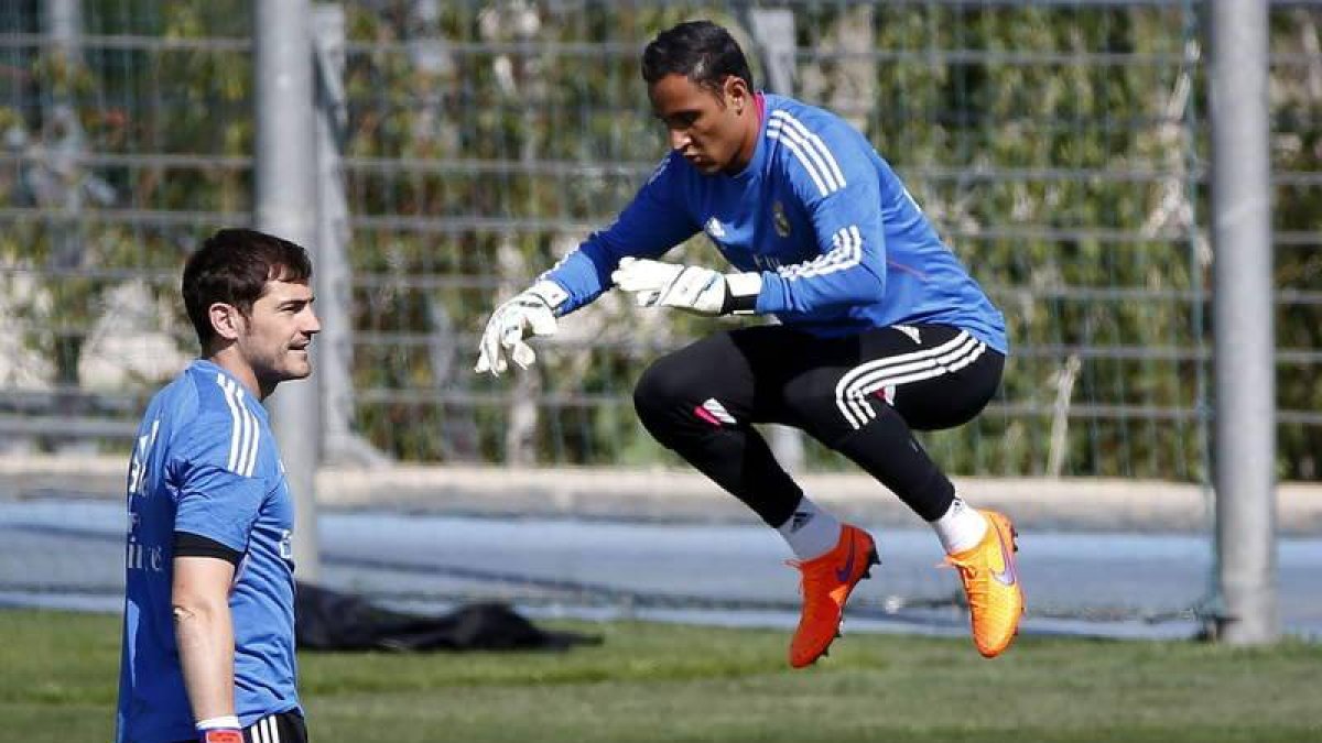 Casillas dejará su sitio en la portería a Keylor Navas.