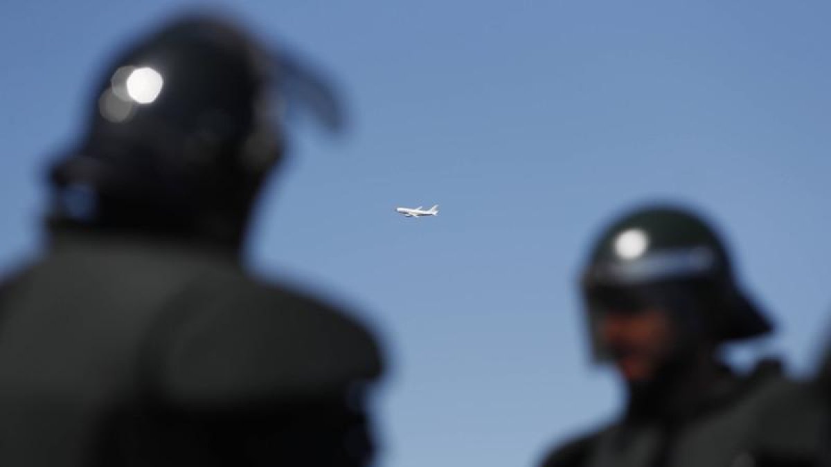 Miembros del GRS de León en unas maniobras.