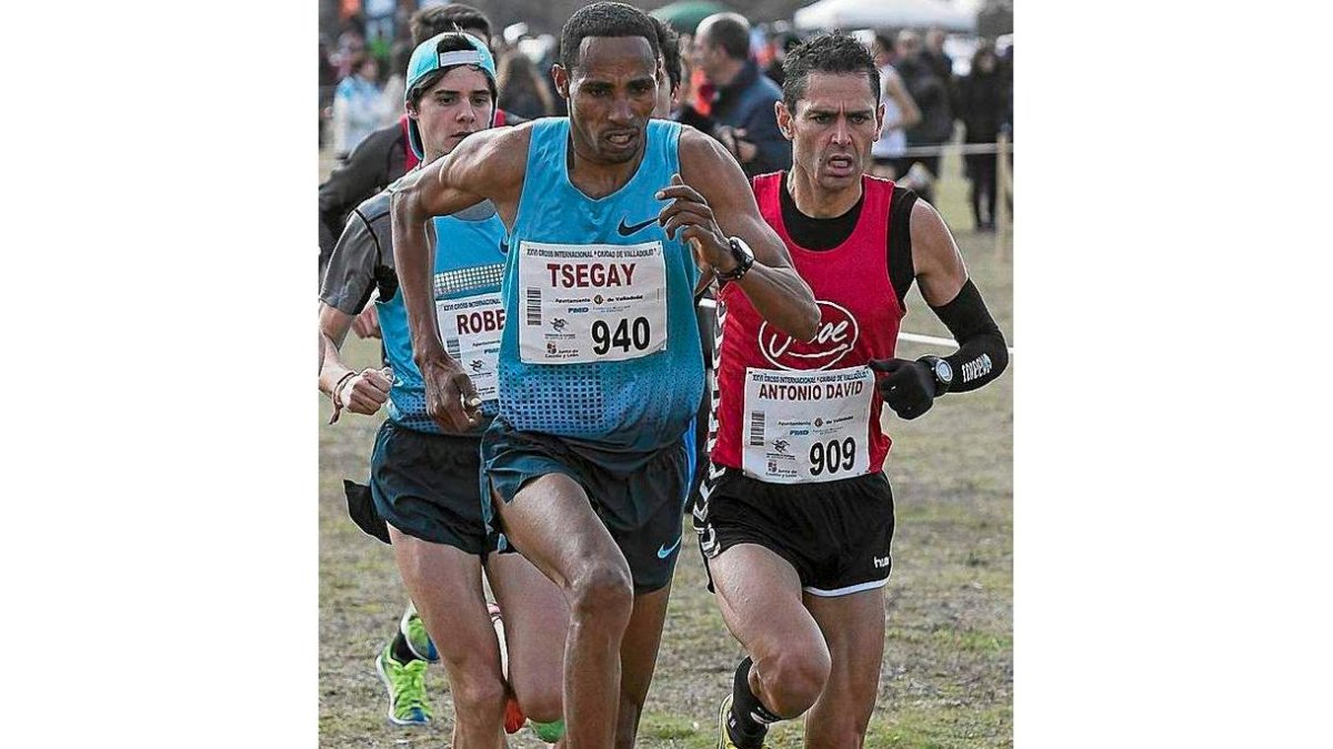 Roberto Aláiz, a la izquierda, se medirá a la élite del cross