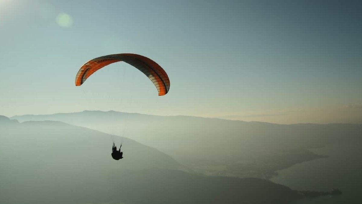 Dónde hacer parapente en León: Zonas, cursos y precios Foto: Pexels