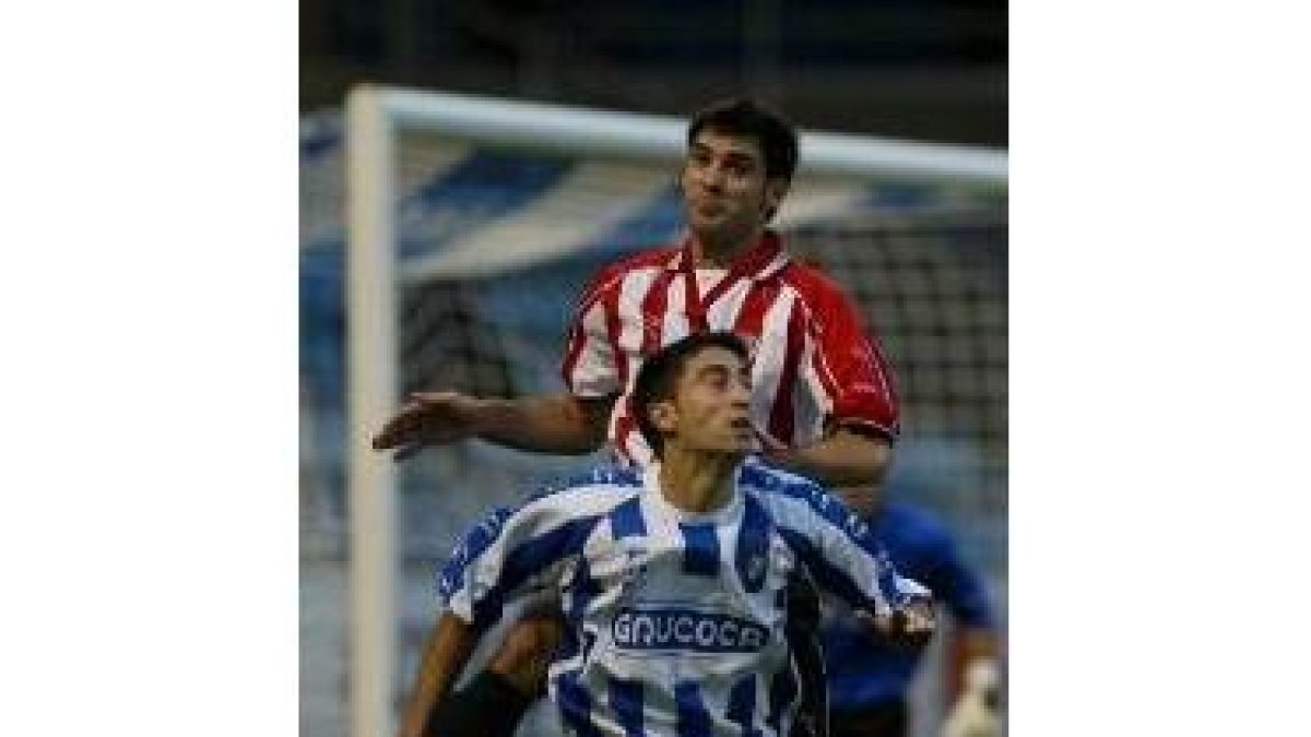 Rubén Vega jugó 67 partidos en el equipo al que se medirá mañana