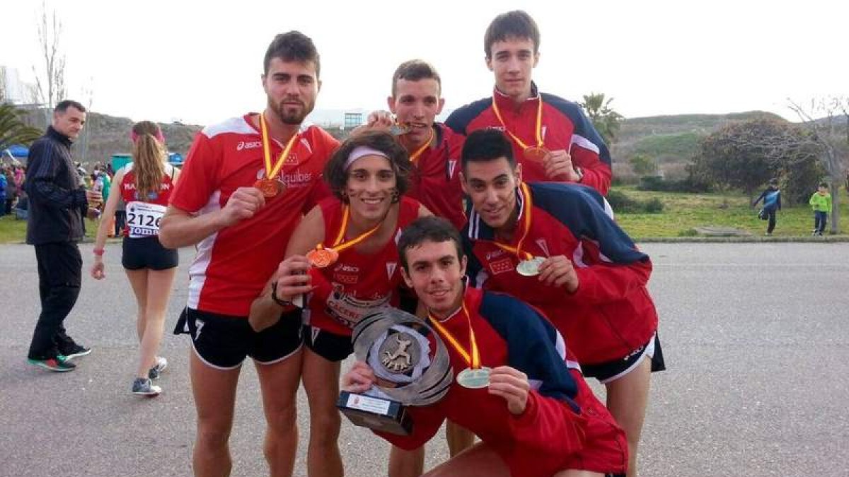 Iván Cánovas fue segundo en el podio con la AD Marathon.