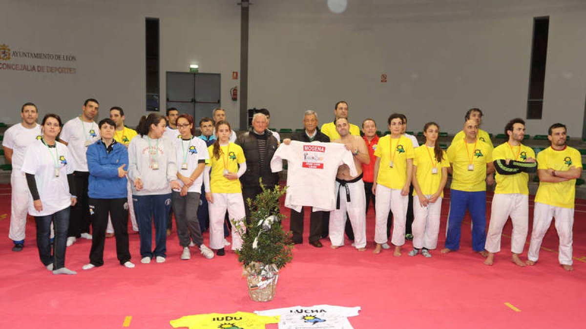 El ‘Desafío Solidario’ vuelve a unir judo y lucha leonesa.
