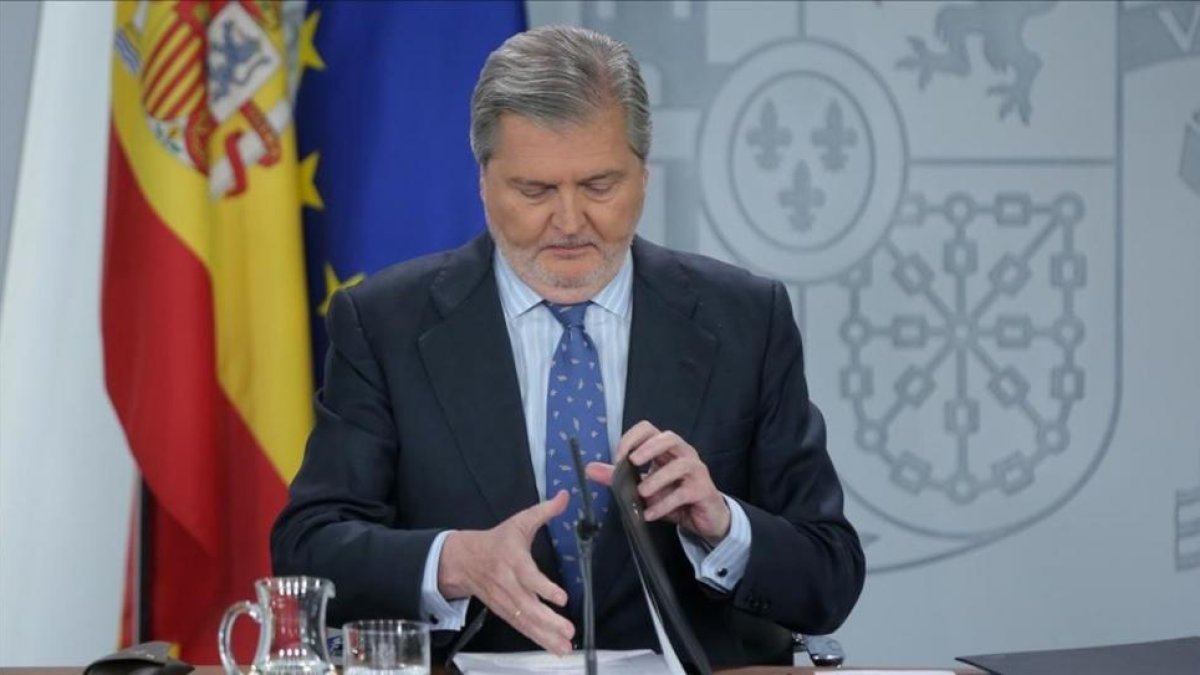 Íñigo Méndez de Vigo, en la rueda de prensa posterior al Consejo de Ministros.