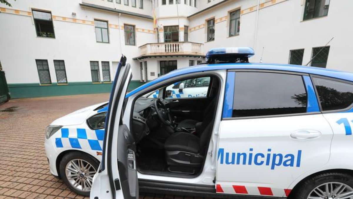 Vehículos de la Policía Municipal de Ponferrada