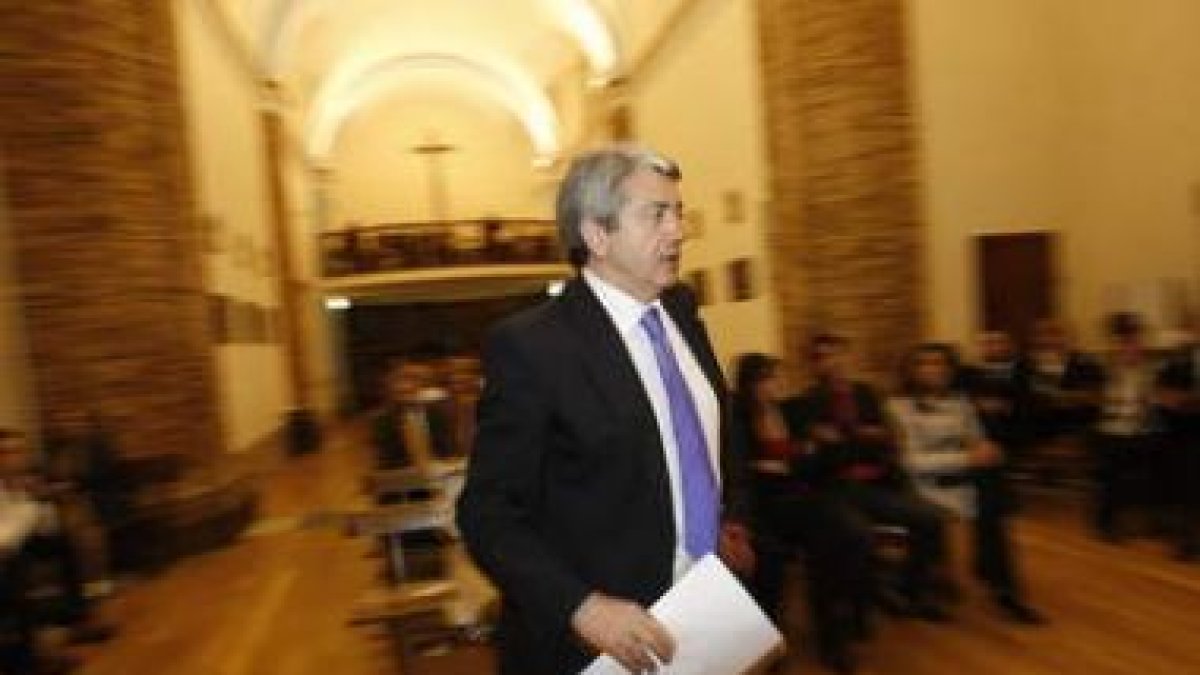 El presidente de Paradores y ex alcalde Miguel Martínez pronunció el pregón
