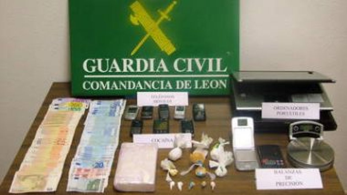 Automóviles incautados a la banda en el transcurso de la operación