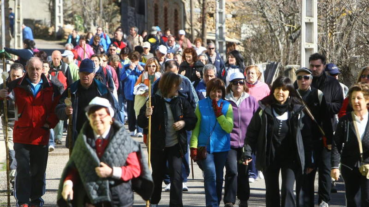 Peregrinos en una jornada de reivindicación del Camino de Invierno, en imagen de archivo.