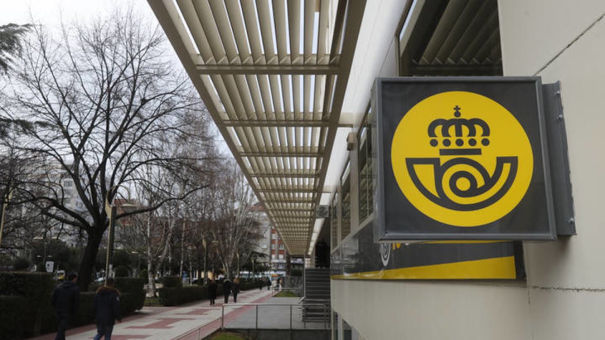 Oficina de Correos en León. JESÚS F. SALVADORES