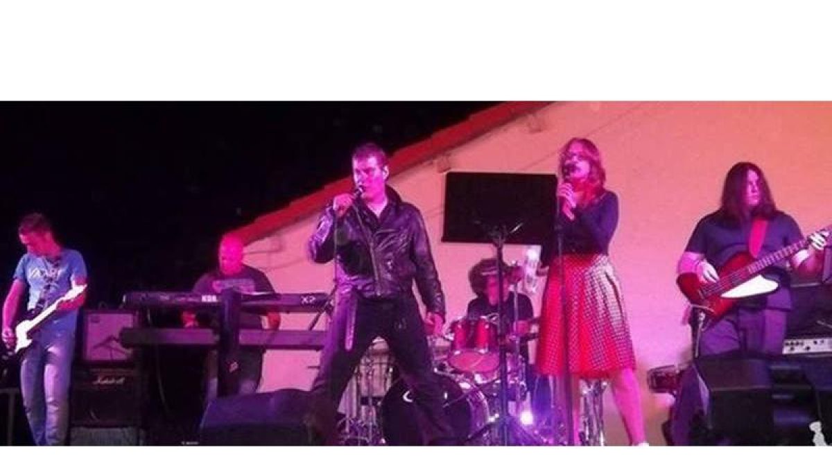 El conjunto leonés dio sus primeros pasos hace tres años y desde entonces no han parado de tocar por toda la provincia; tienen en mente publicar su primer disco.