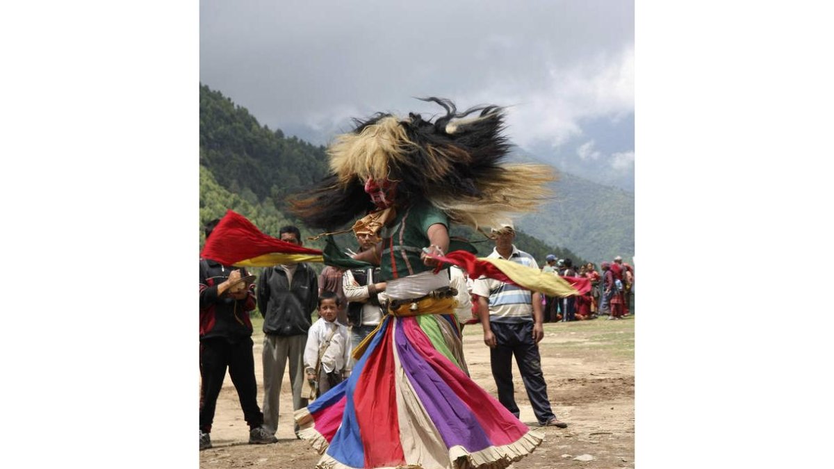Dos de las rutas del «Gran camino del Himalaya» que discurre por la cordillera más alta del globo.