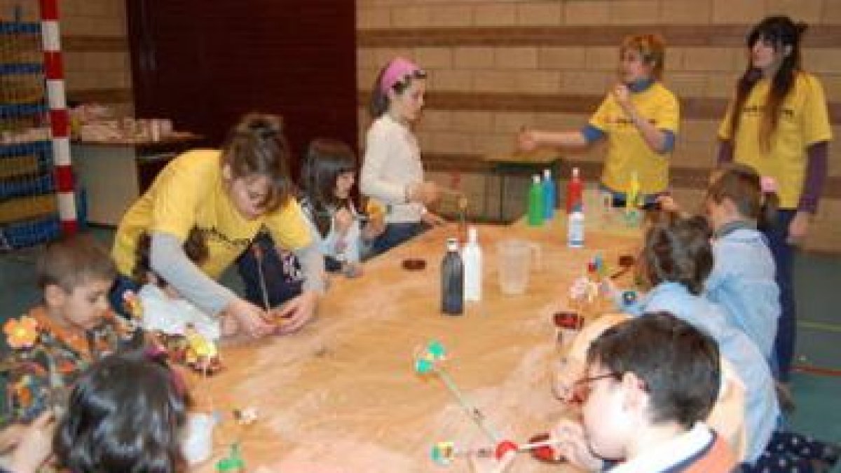 Uno de los campamentos urbanos organizados por Juventud en los colegios del municipio.