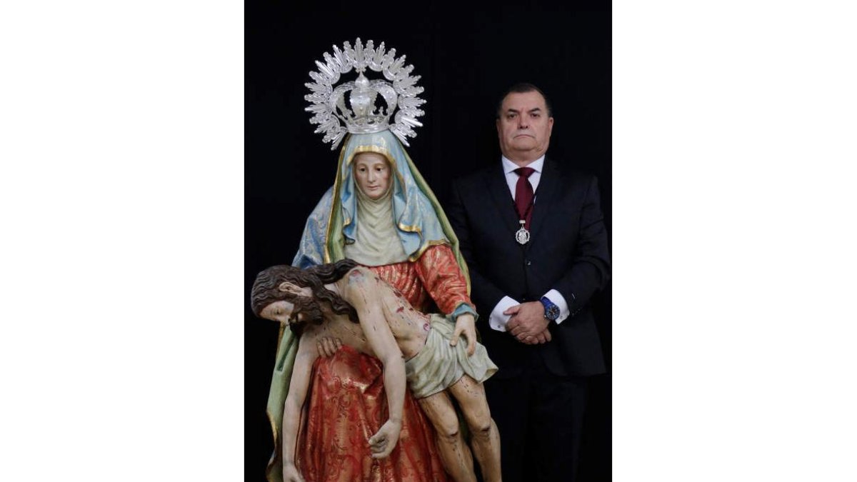 Piedad del siglo XVII que ha sido restaurada por la nueva y vieja cofradía. SECUNDINO PÉREZ