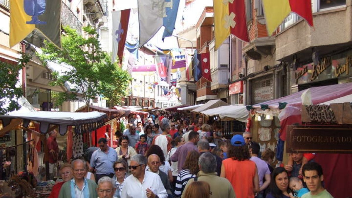 Mercado medieval de La Bañeza, en la edición pasada. RUBÉN PRIETO
